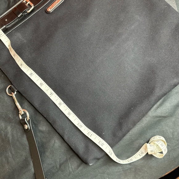 Authentic Saint Laurent - Picture 6 of 11